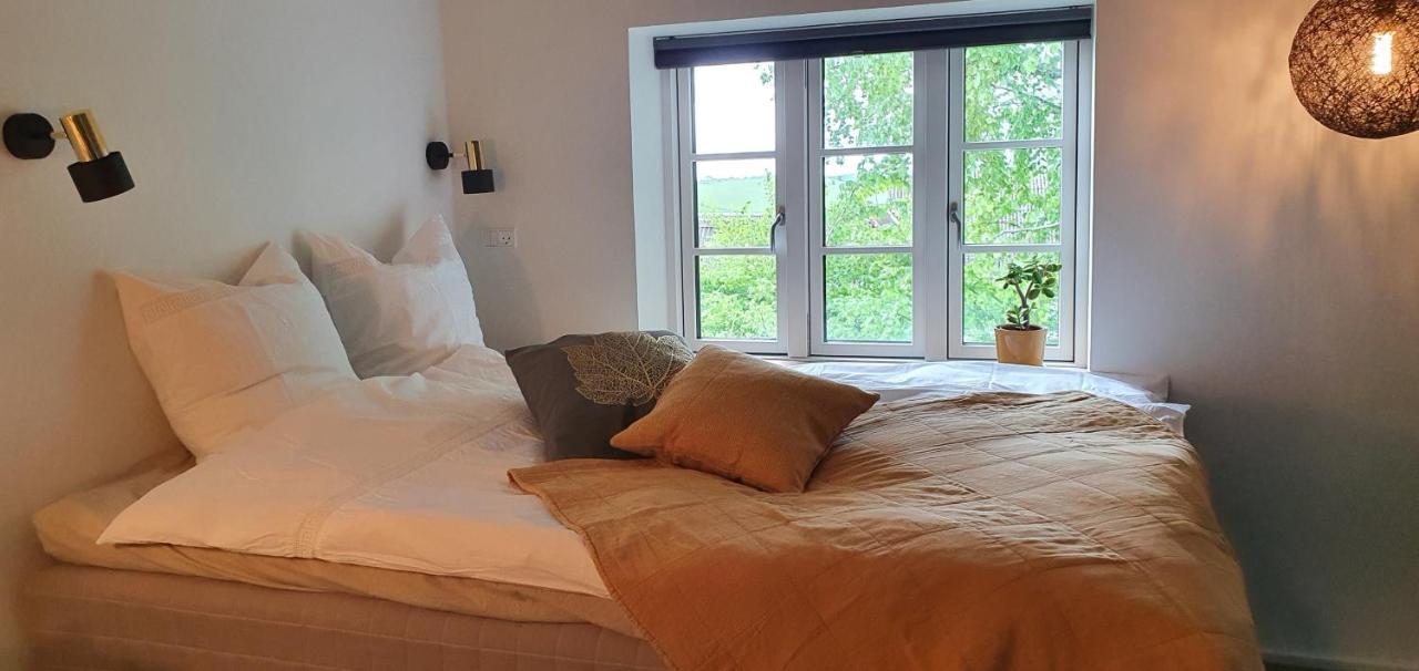 Bed and Breakfast Hos Molsgaarden Knebel Екстер'єр фото